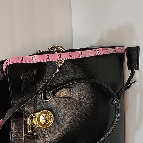 Michael Kors Hamilton Large Bag with Lock and Key - Picture 11 of 11